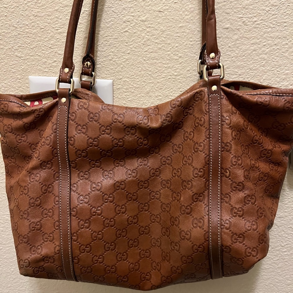 Authentic Gucci shoulder bag